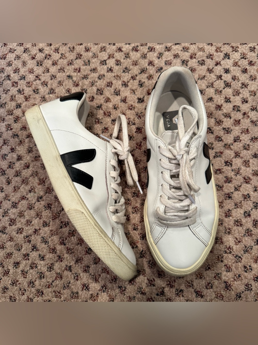 Veja Esplar White Leather Sneakers with Black Logo Accent US Women’s 6, EUR 37